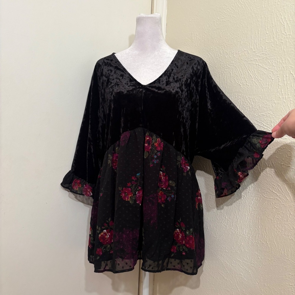 Black Velvet Red Floral V Neck Flare Sleeve Ruffle Whimsigoth Romantic Blouse XL